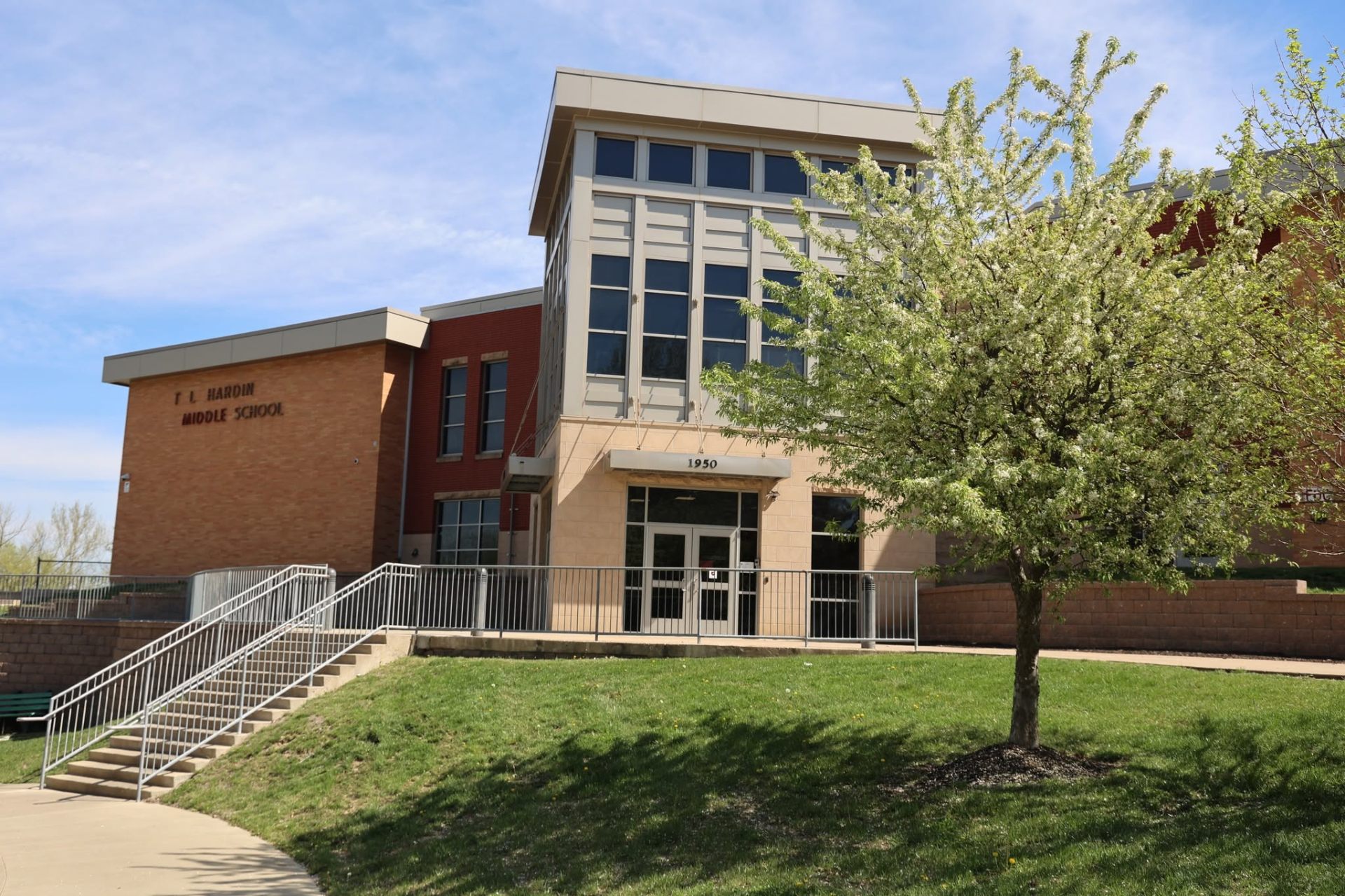 Hardin Middle School commercial plumbing project in St. Charles, MO
